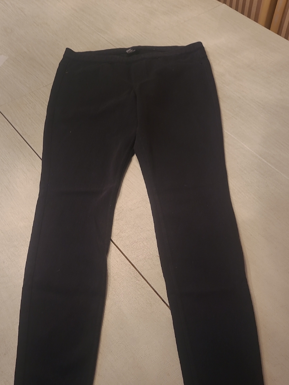 HUE Black Skinny Ponte Pants Size Med